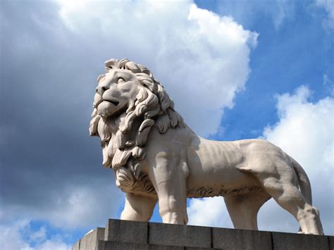  The Triumphant Lion, A Monumental Celebration Etched in Stone and Glory!